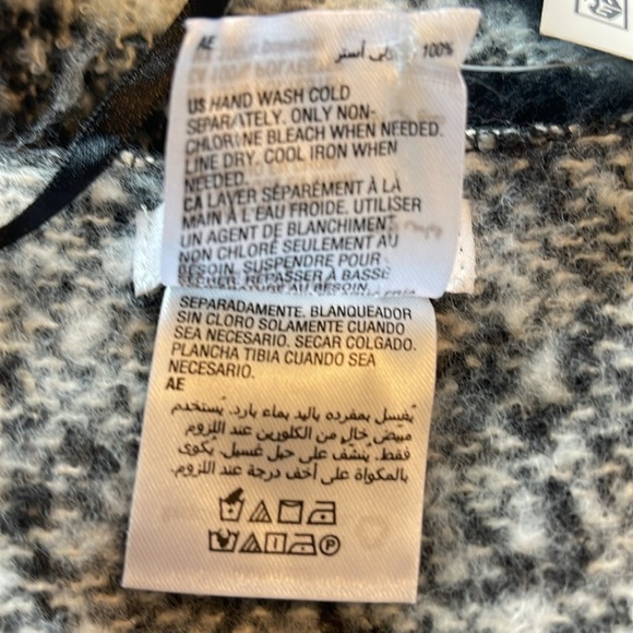 NWT Charter Club Plaid Shawl Cape Wrap Scarf with Fringe - Picture 4 of 4